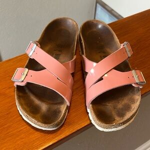 Birkenstock Yao pink patent